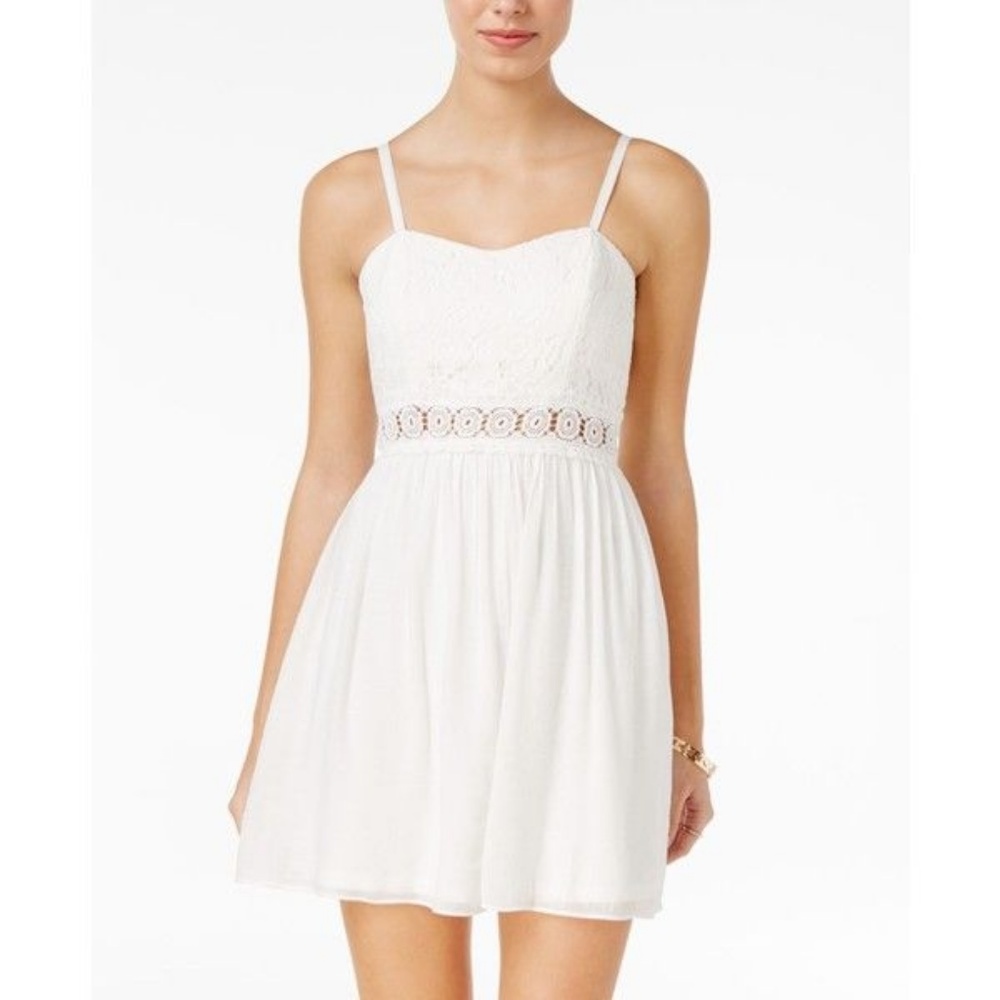 [BCX] Juniors' Fit & Flare White Dress Size 9